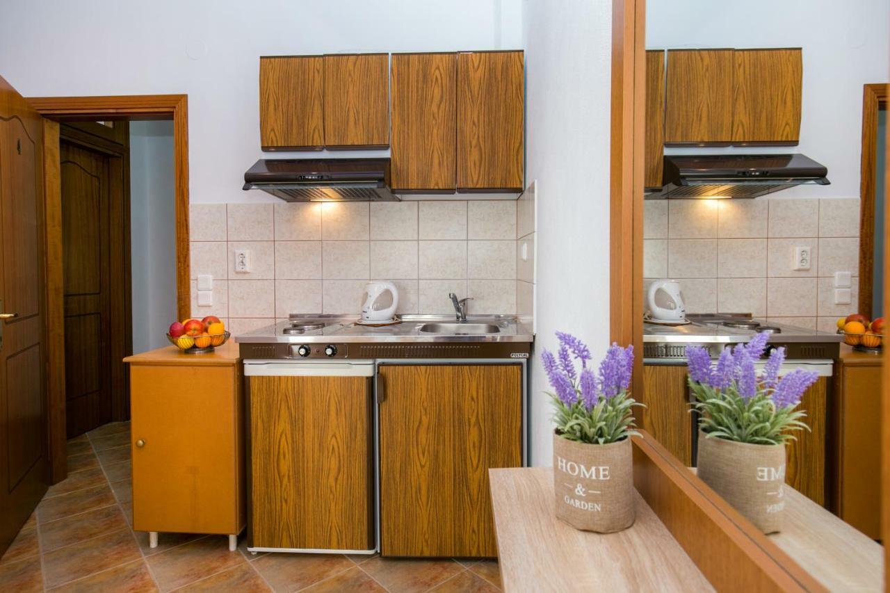 Studios Anastasios Потос Екстериор снимка