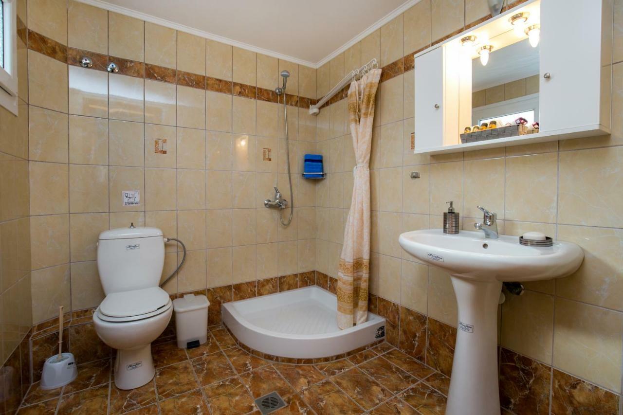 Studios Anastasios Потос Екстериор снимка